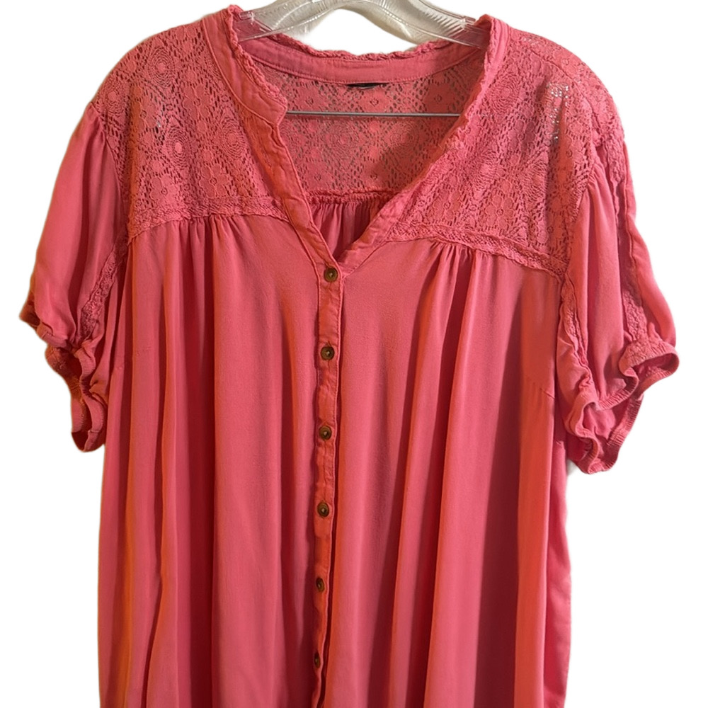 Torrid stretch pink crochet lace inset blouse - Picture 3 of 7